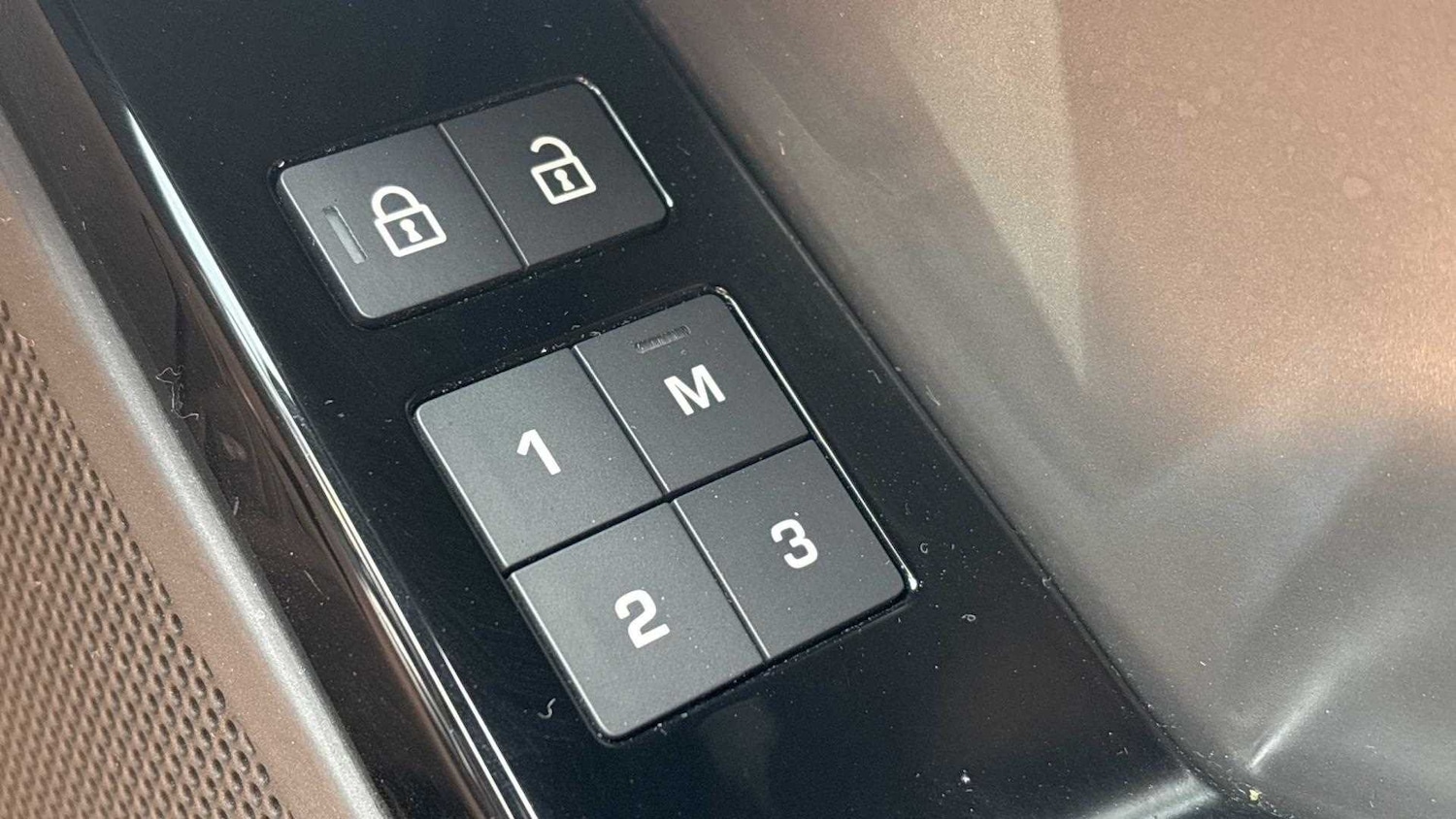 Used Land Rover Range Rover Velar 2023 for sale - 77308362: Photo 22