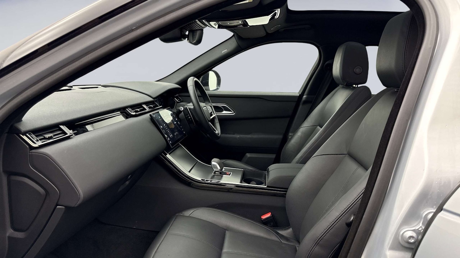 Used Land Rover Range Rover Velar 2023 for sale - 77308362: Photo 3