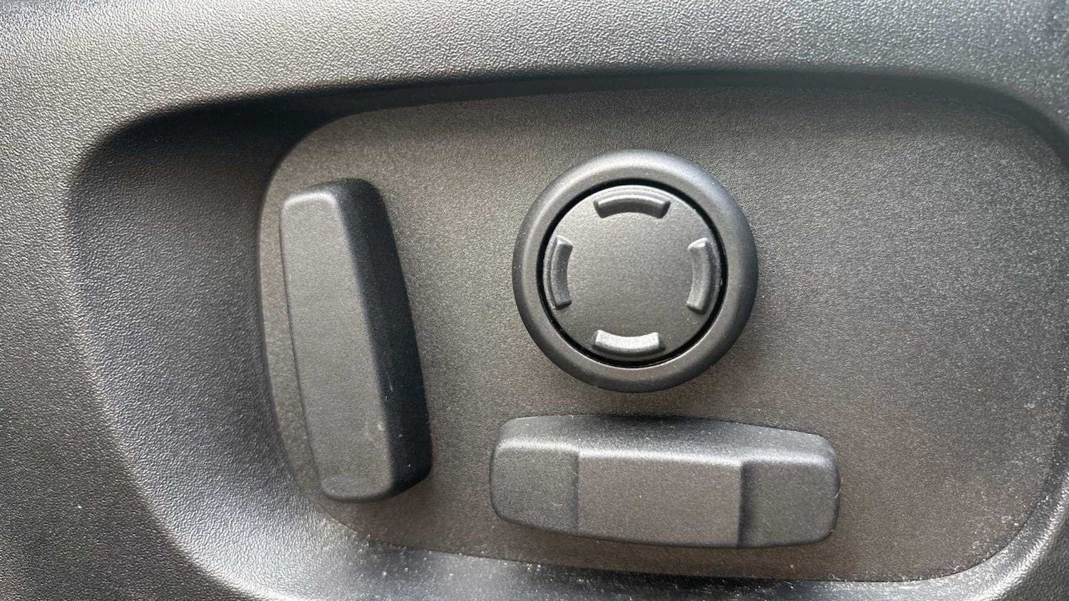 Used Land Rover Range Rover Velar 2023 for sale - 77308362: Photo 31