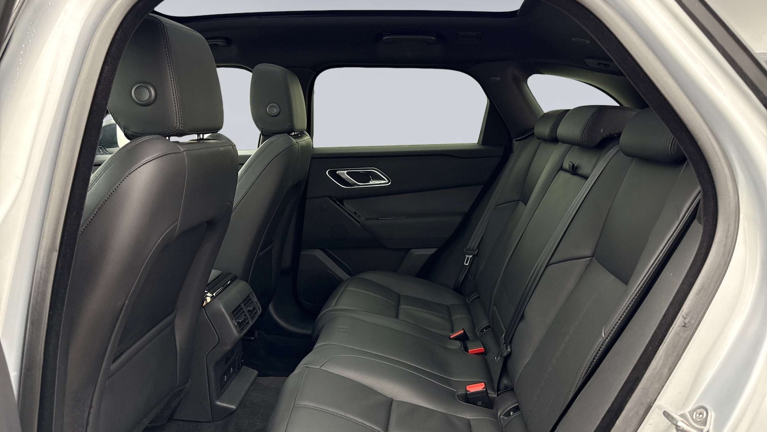 Used Land Rover Range Rover Velar 2023 for sale - 77308362: Photo 4