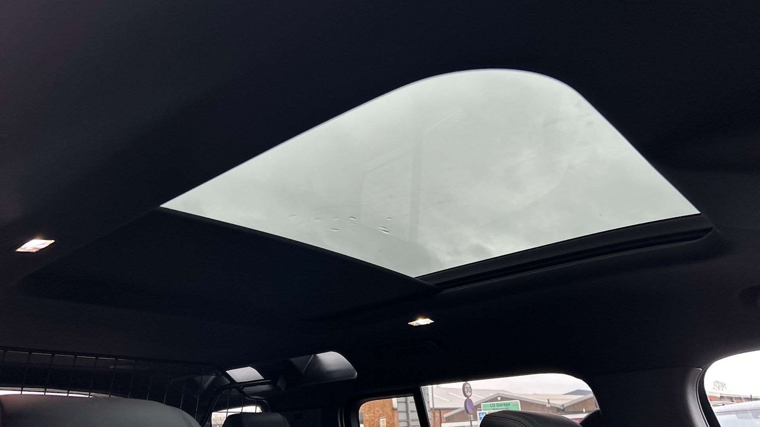 Used Land Rover Defender 2022 for sale - 77257211: Photo 21