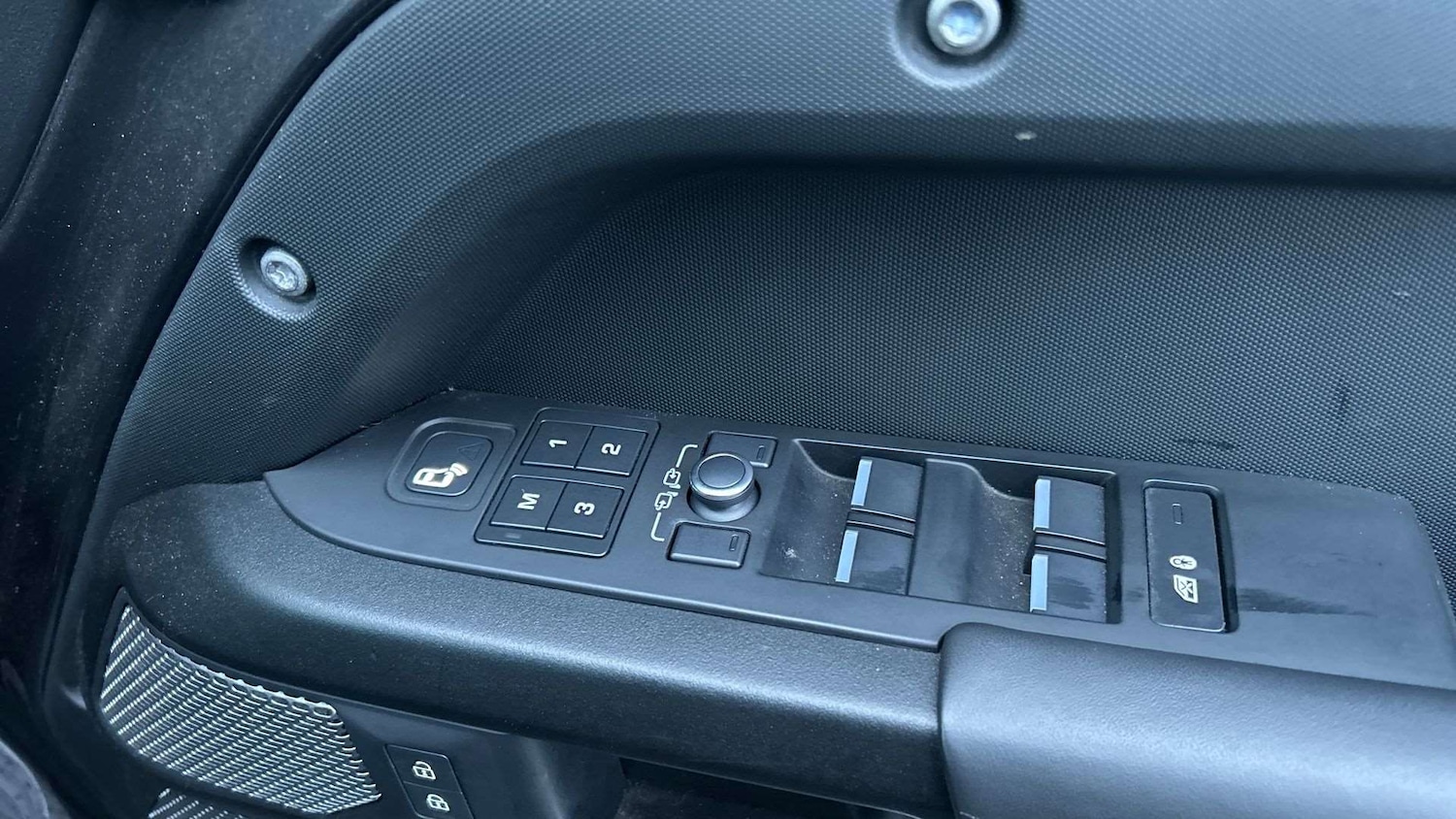 Used Land Rover Defender 2022 for sale - 77257211: Photo 25