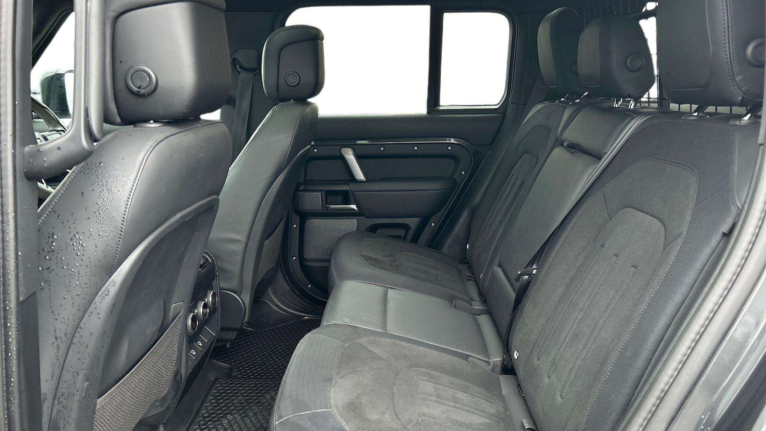 Used Land Rover Defender 2022 for sale - 77257211: Photo 4