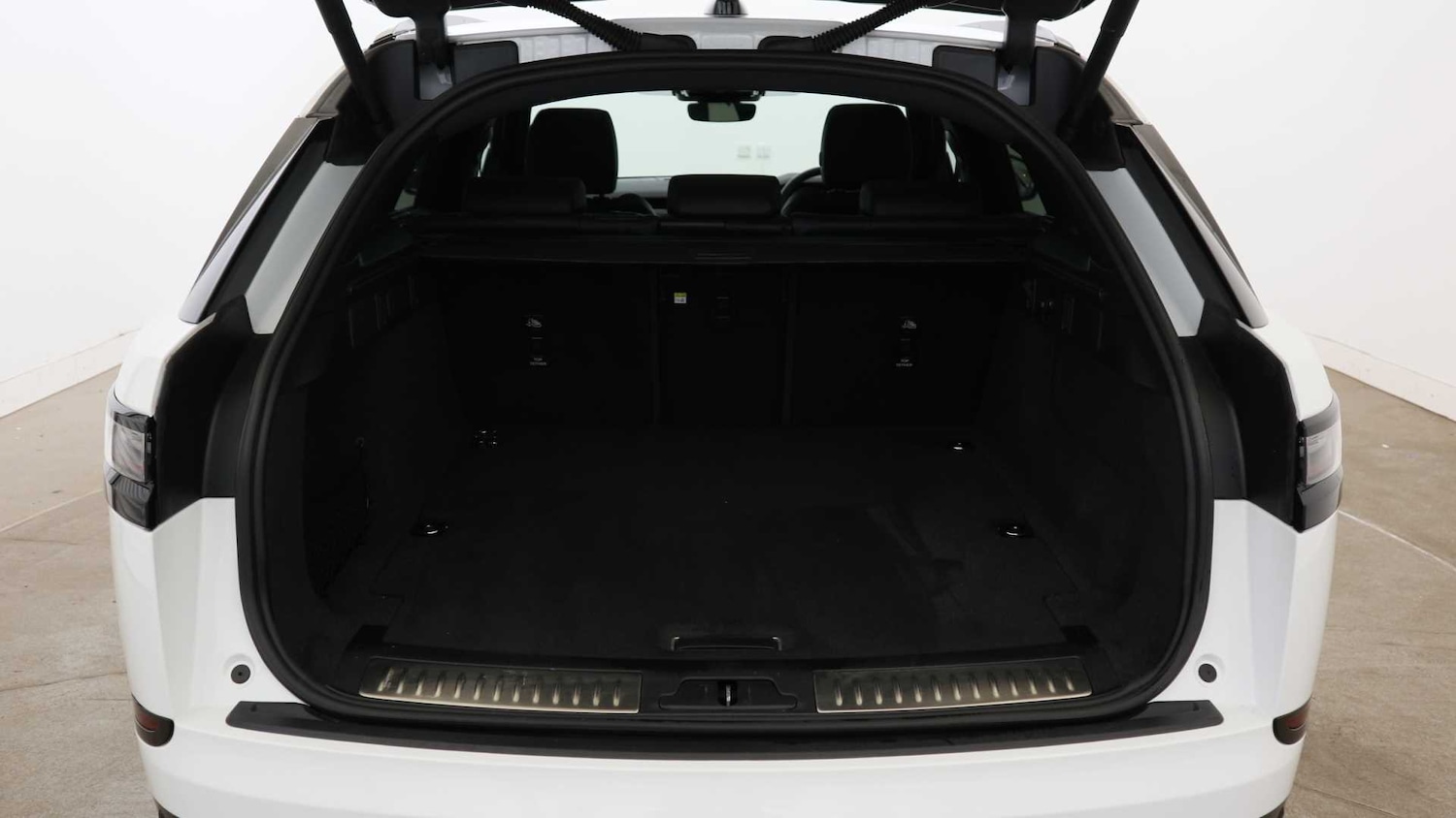 Used Land Rover Range Rover Velar 2023 for sale - 76460496: Photo 10