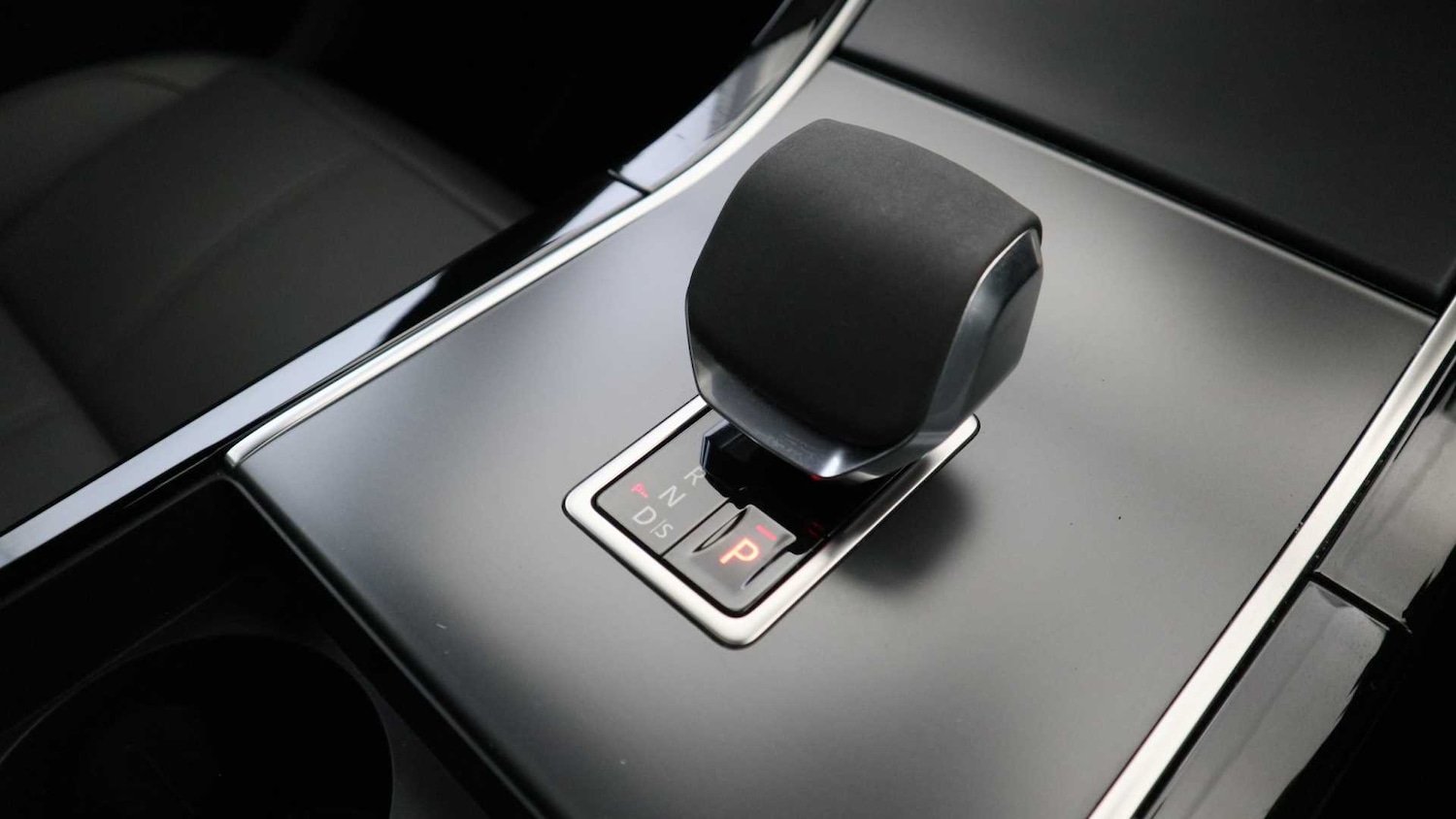 Used Land Rover Range Rover Velar 2023 for sale - 76460496: Photo 13