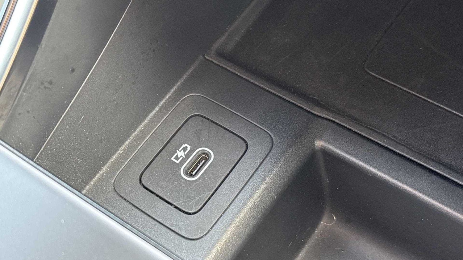 Used Land Rover Range Rover Velar 2023 for sale - 76460496: Photo 27