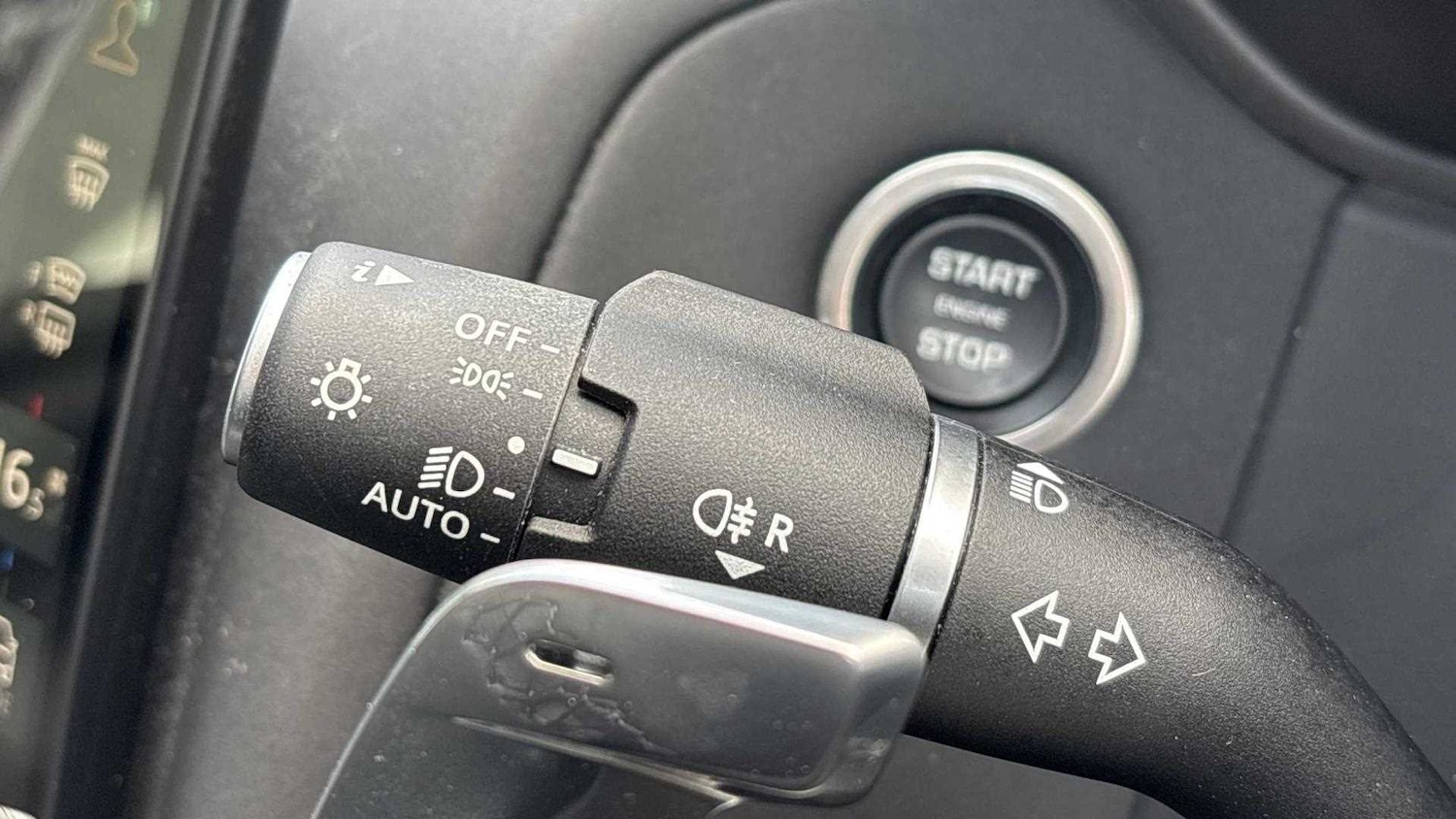 Used Land Rover Range Rover Velar 2023 for sale - 76460496: Photo 30