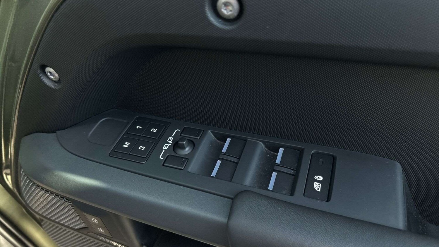 Used Land Rover Defender for sale - 78119167: Photo 25