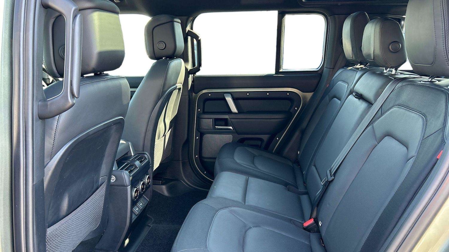 Used Land Rover Defender for sale - 78119167: Photo 4