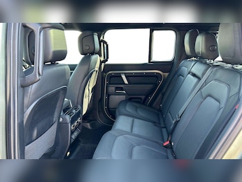 Used Land Rover Defender 2023 for sale - 78119167: Photo