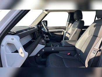 Used Land Rover Defender 2024 for sale - 78625507: Photo