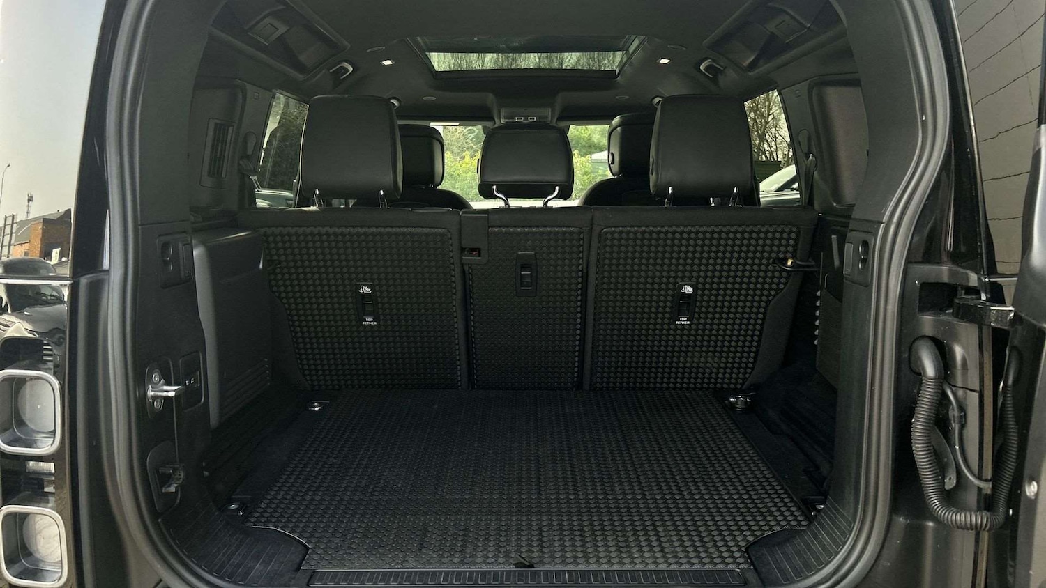 Used Land Rover Defender 2020 for sale - 77772173: Photo 10