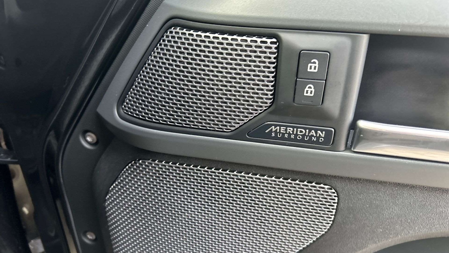 Used Land Rover Defender 2020 for sale - 77772173: Photo 24