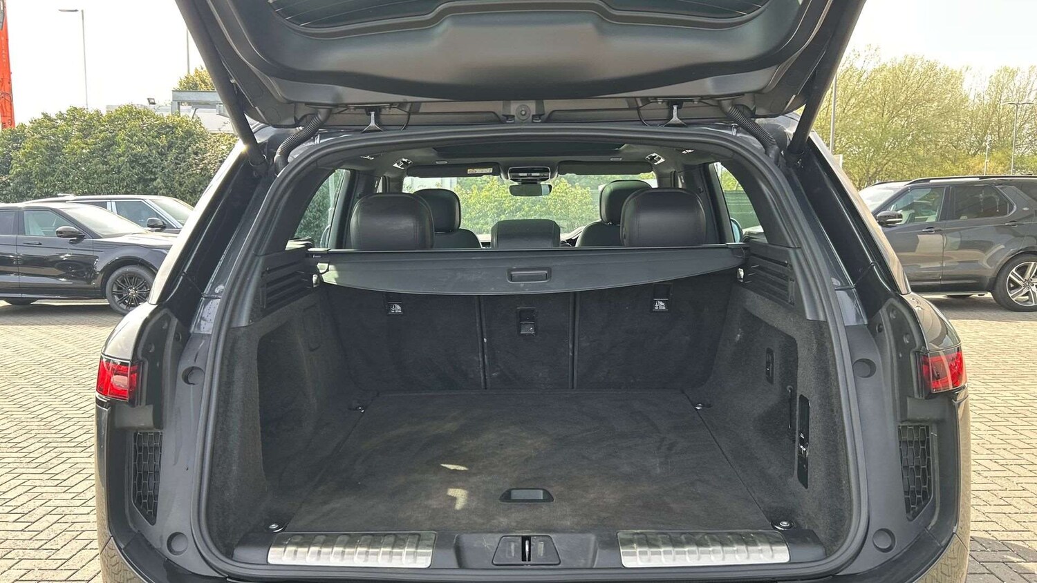 Used Land Rover Range Rover Sport 2024 for sale - 78208915: Photo 10