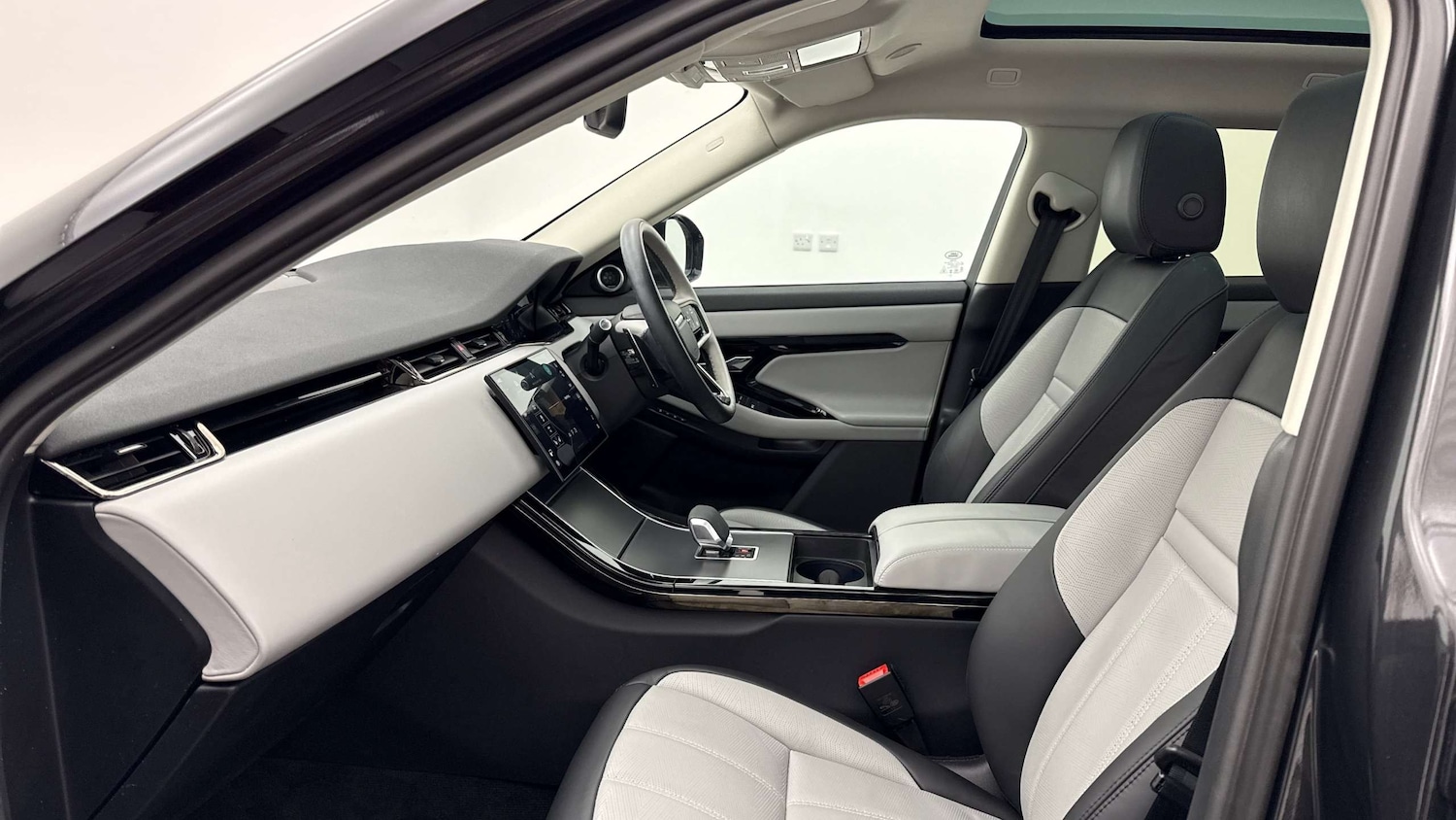 Used Land Rover Range Rover Evoque 2024 for sale - 77698892: Photo 3