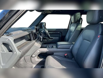 Used Land Rover Defender 2022 for sale - 78234041: Photo