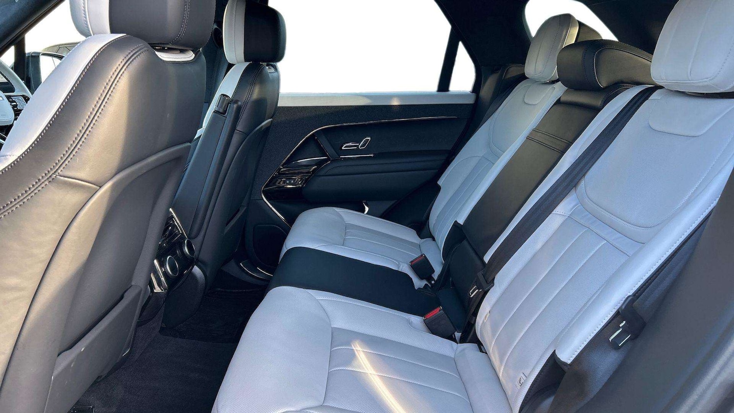 Used Land Rover Range Rover Sport 2024 for sale - 77800052: Photo 4