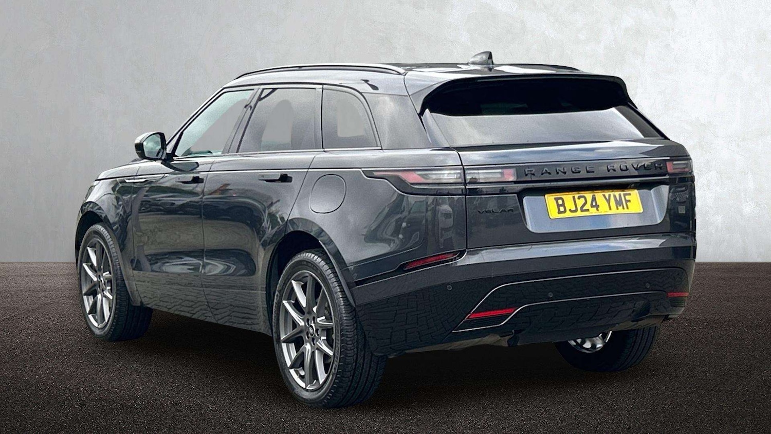 Used Land Rover Range Rover Velar 2024 for sale - 77389817: Photo 2