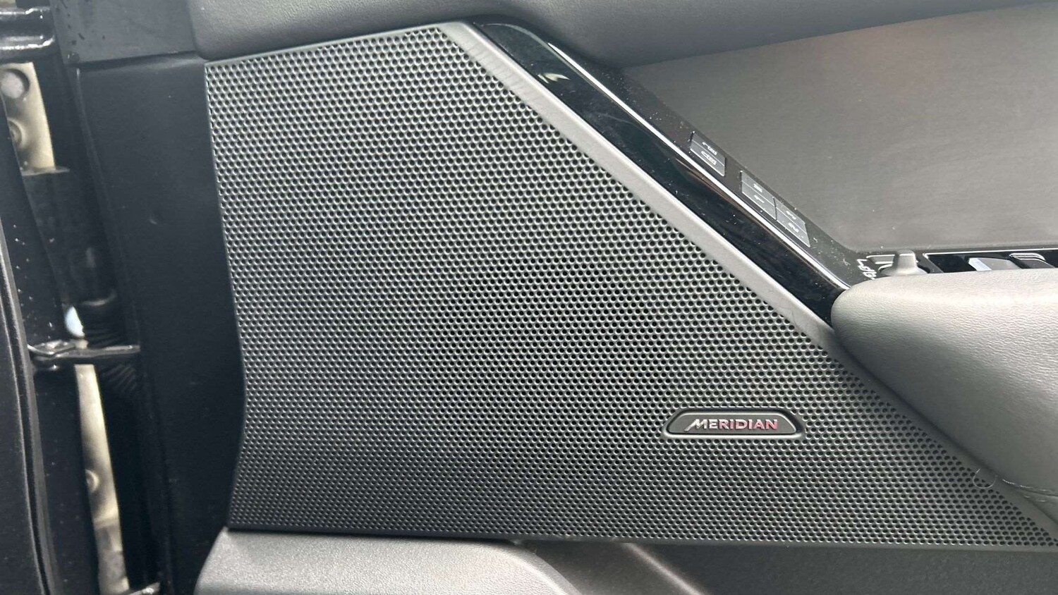 Used Land Rover Range Rover Velar 2024 for sale - 77389817: Photo 24