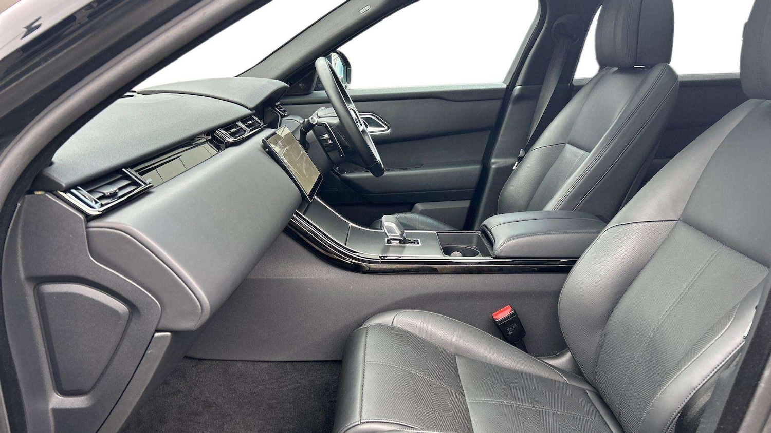 Used Land Rover Range Rover Velar 2024 for sale - 77389817: Photo 3