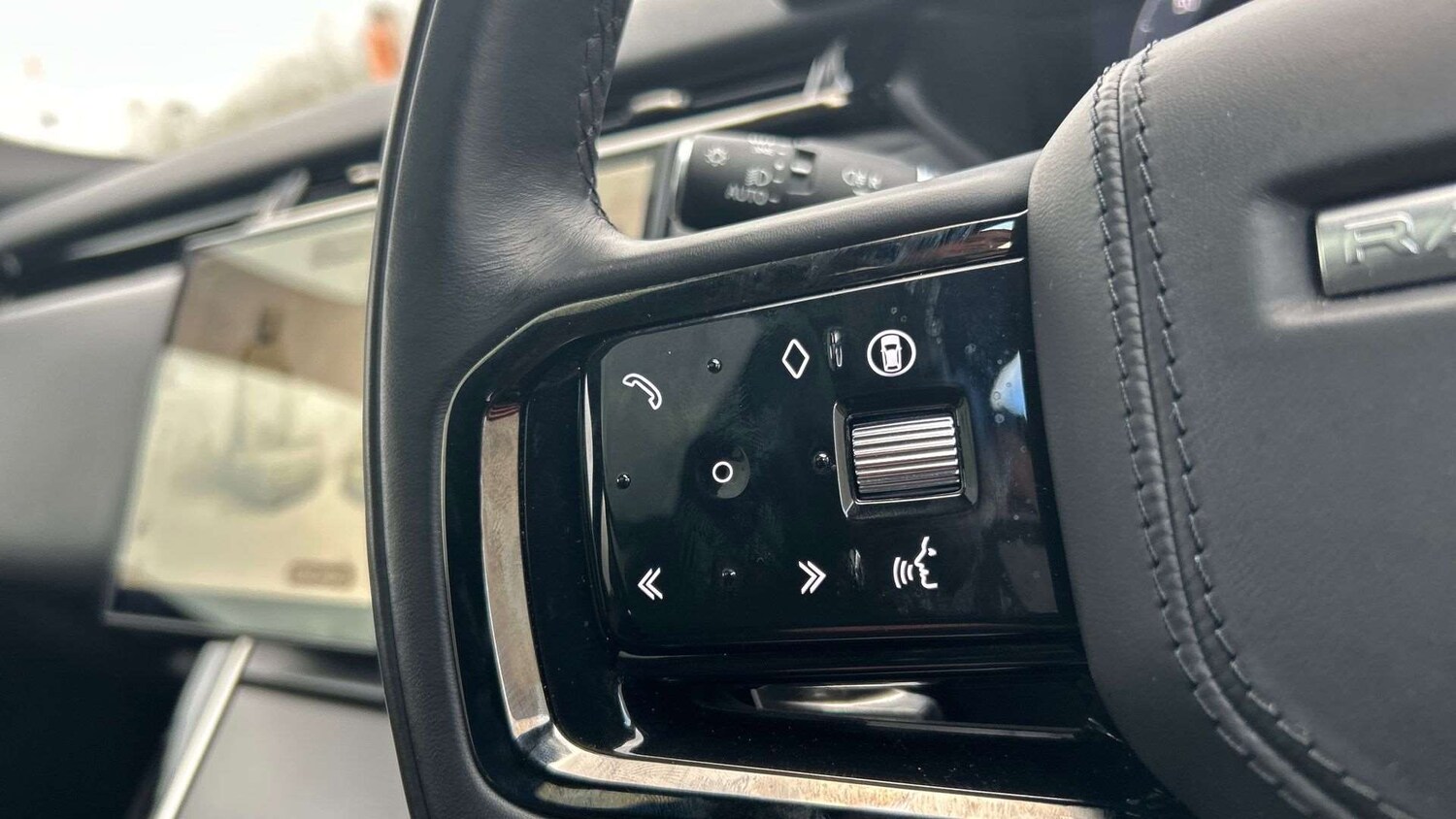 Used Land Rover Range Rover Velar 2024 for sale - 77389817: Photo 34