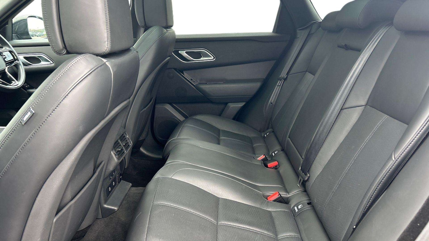 Used Land Rover Range Rover Velar 2024 for sale - 77389817: Photo 4