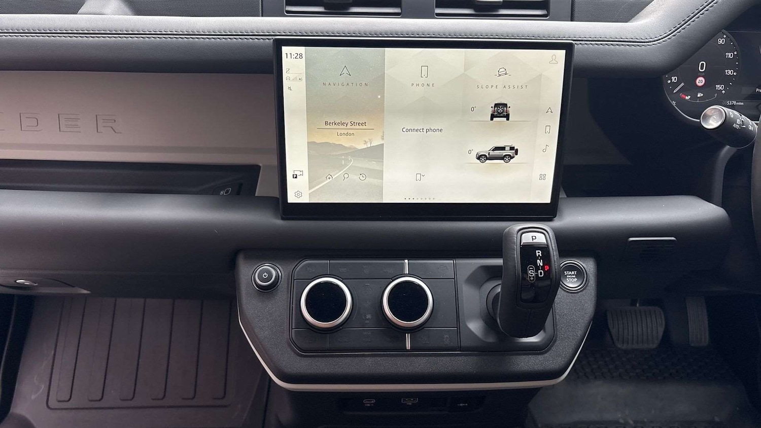 Used Land Rover Defender 2023 for sale - 77294263: Photo 14