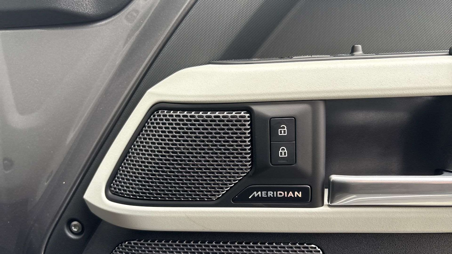 Used Land Rover Defender 2023 for sale - 77294263: Photo 24