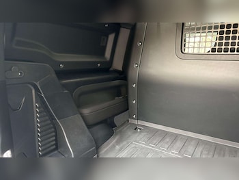 Used Land Rover Defender 90 2023 for sale - 77294263: Photo