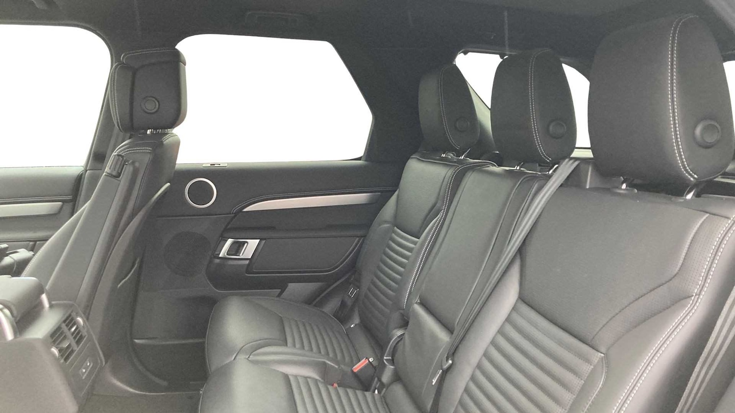 Used Land Rover Discovery 2025 for sale - 76459861: Photo 4