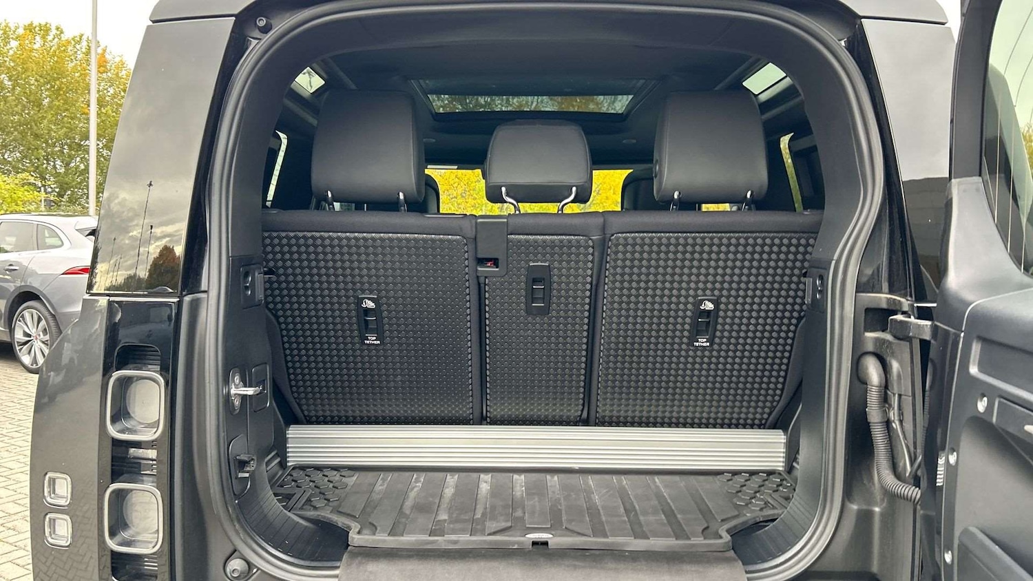 Used Land Rover Defender 2022 for sale - 76460506: Photo 10