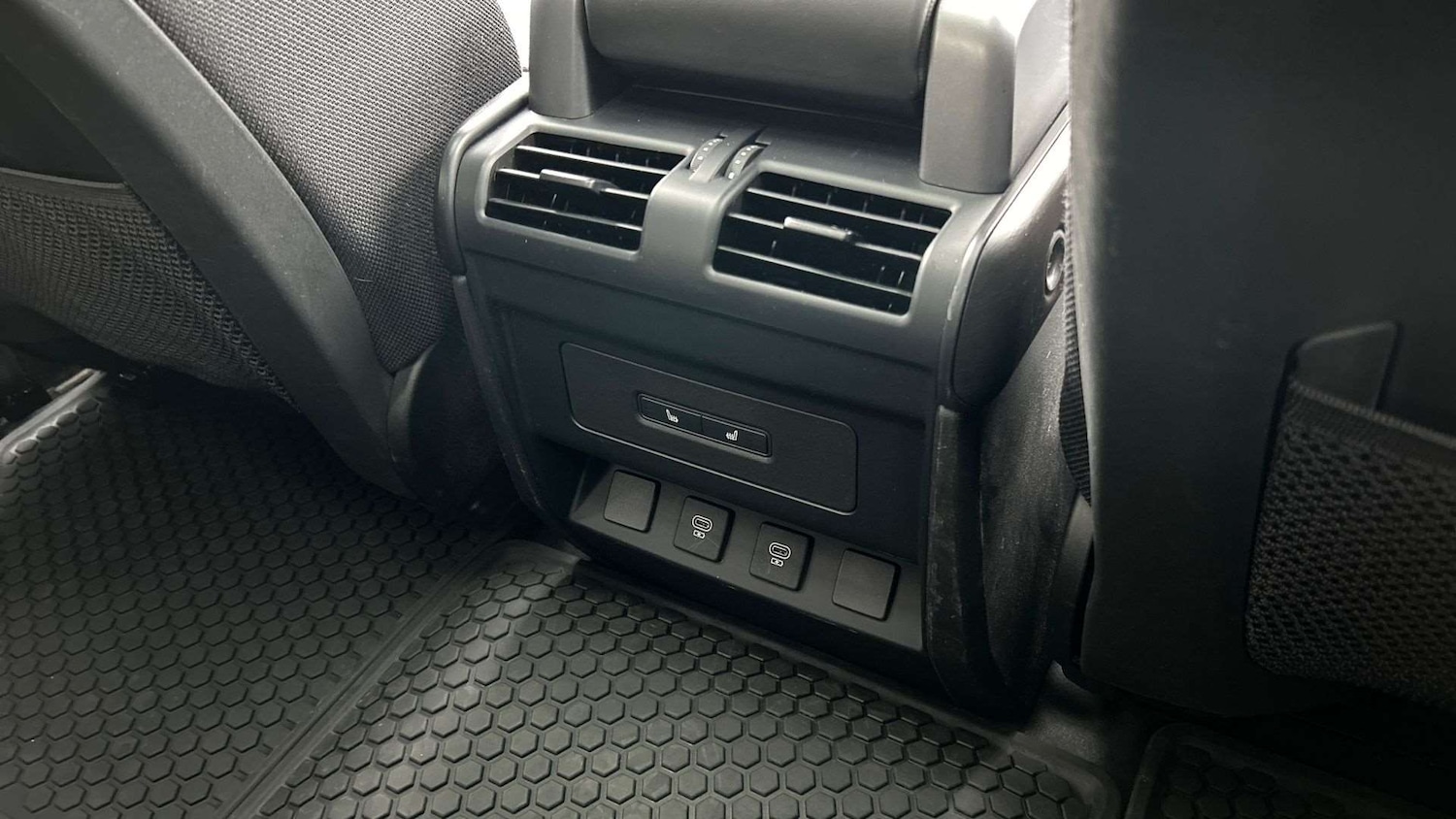 Used Land Rover Defender 2022 for sale - 76460506: Photo 18