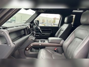 Used Land Rover Defender 2022 for sale - 76460506: Photo