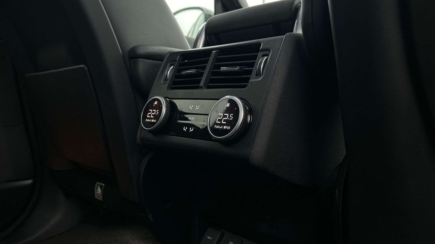 Used Land Rover Discovery 2024 for sale - 76746195: Photo 18