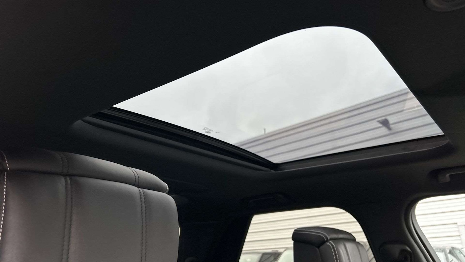 Used Land Rover Discovery 2024 for sale - 76746195: Photo 21