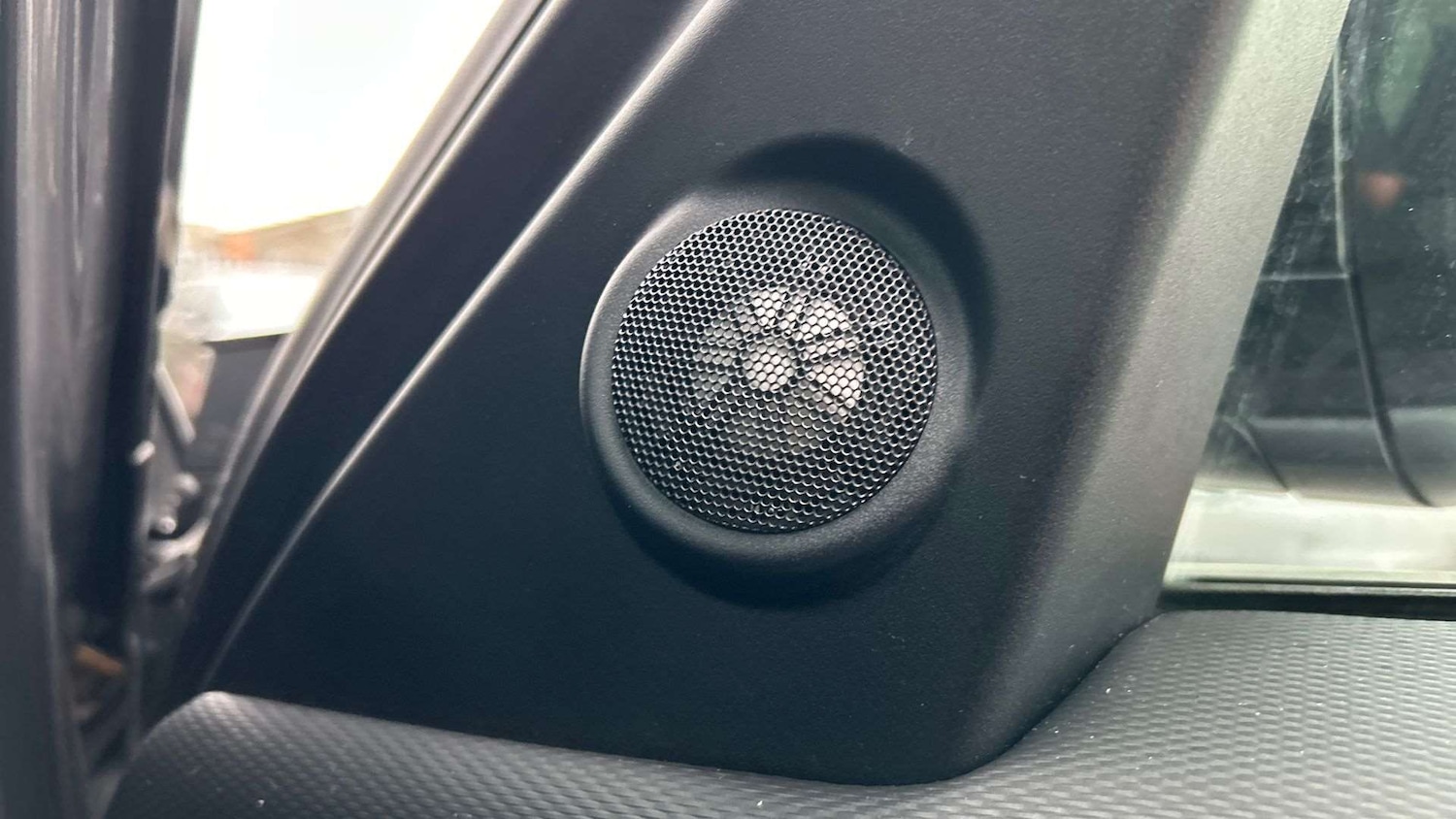 Used Land Rover Discovery 2024 for sale - 76746195: Photo 30