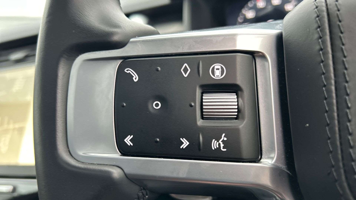 Used Land Rover Discovery 2024 for sale - 76746195: Photo 33