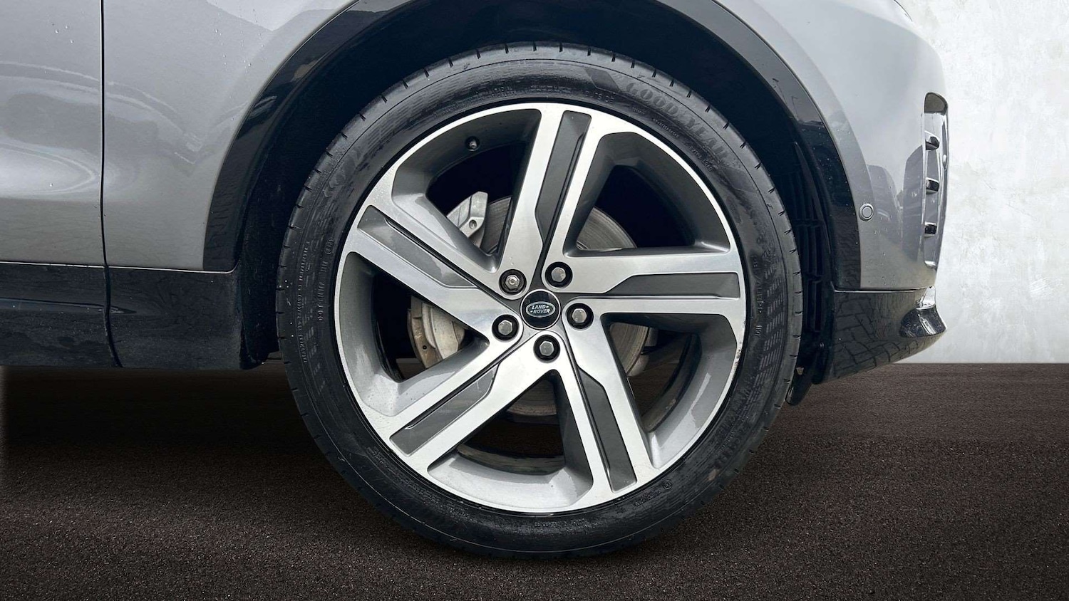 Used Land Rover Discovery 2024 for sale - 76746195: Photo 8