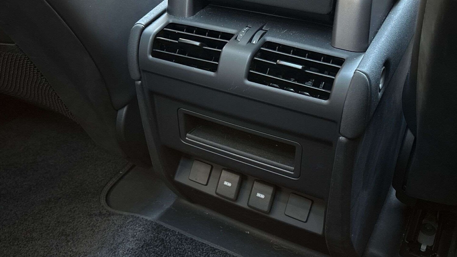 Used Land Rover Defender 2023 for sale - 77373673: Photo 18