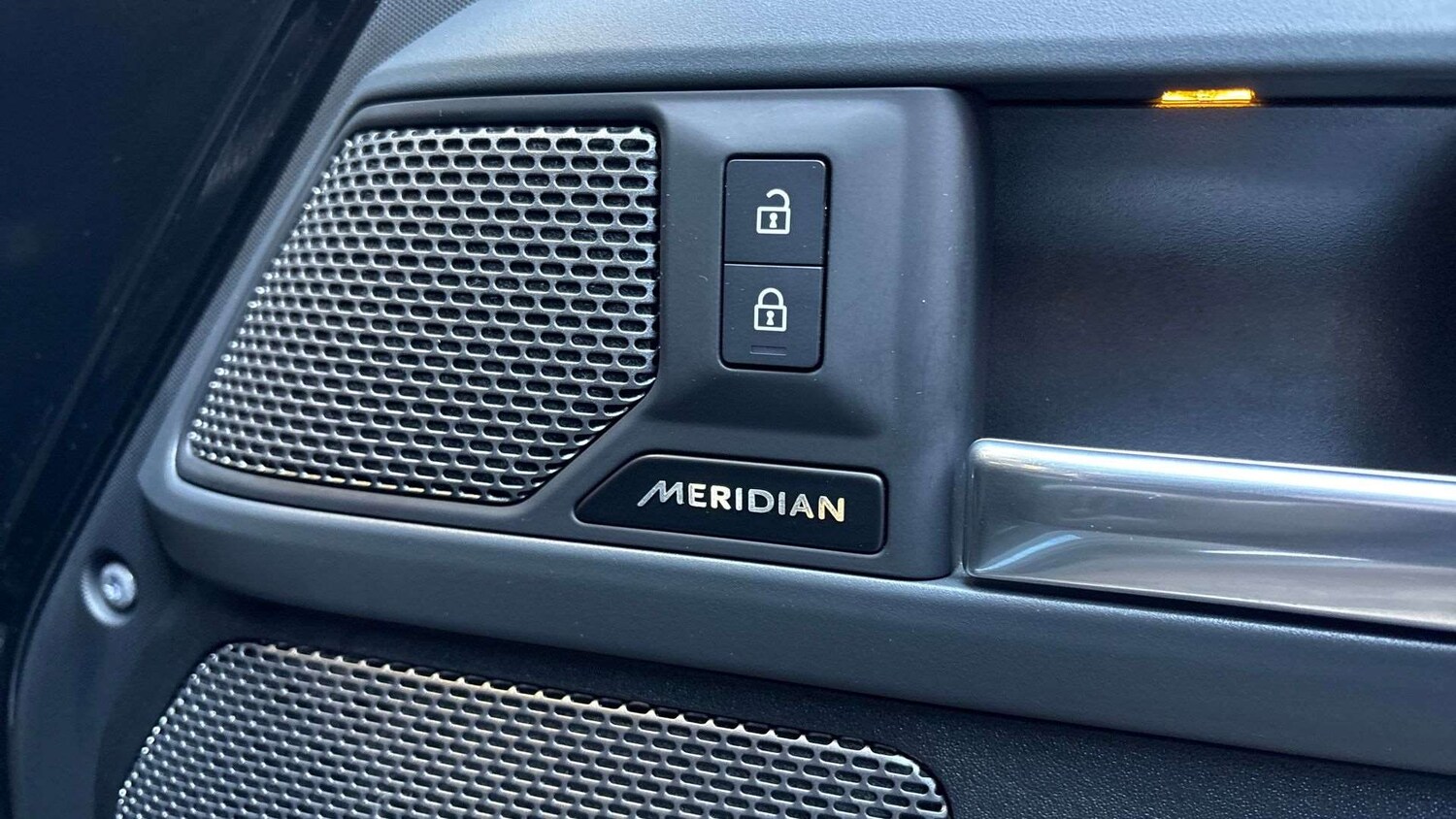 Used Land Rover Defender 2023 for sale - 77373673: Photo 24