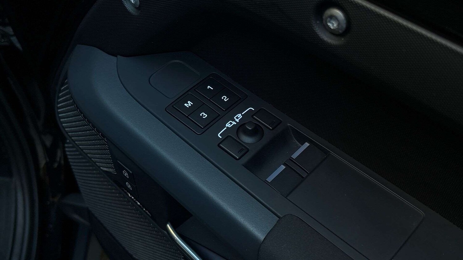 Used Land Rover Defender 2023 for sale - 77373673: Photo 25