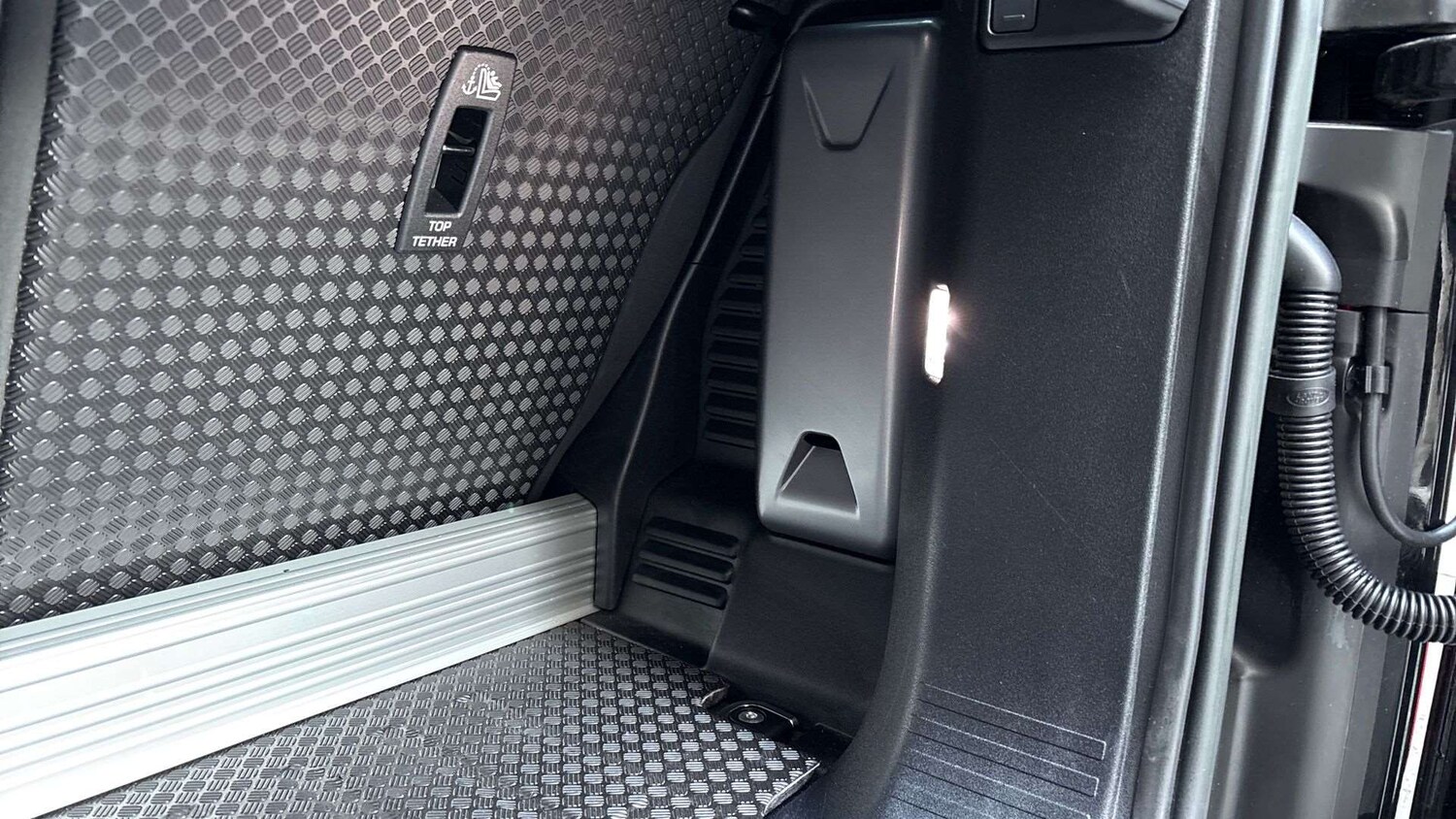 Used Land Rover Defender 2023 for sale - 77373673: Photo 27