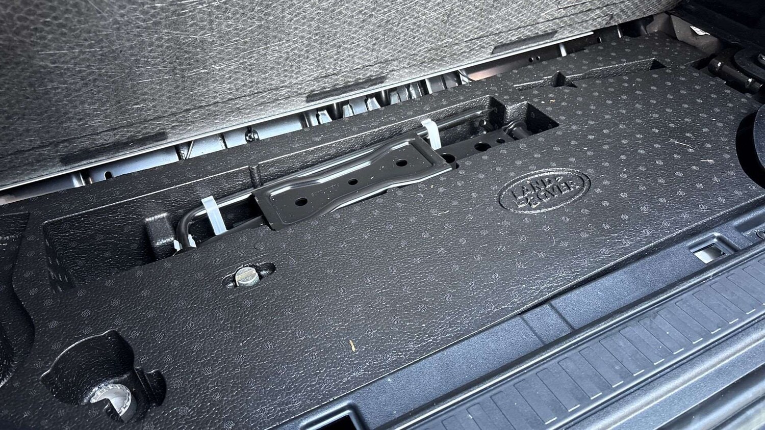 Used Land Rover Defender 2023 for sale - 77373673: Photo 30