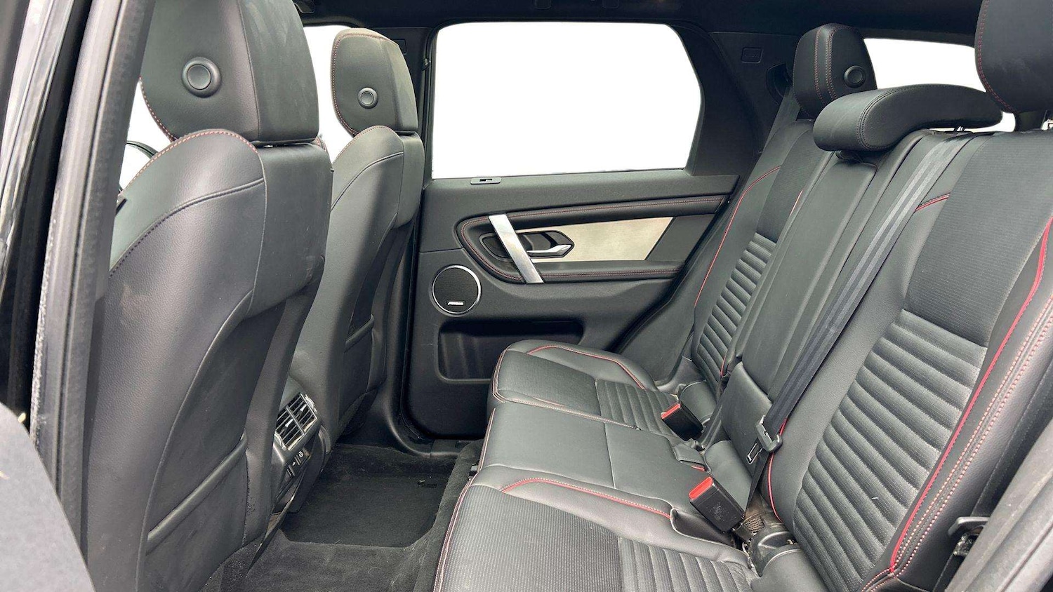 Used Land Rover Discovery Sport 2022 for sale - 76636665: Photo 4