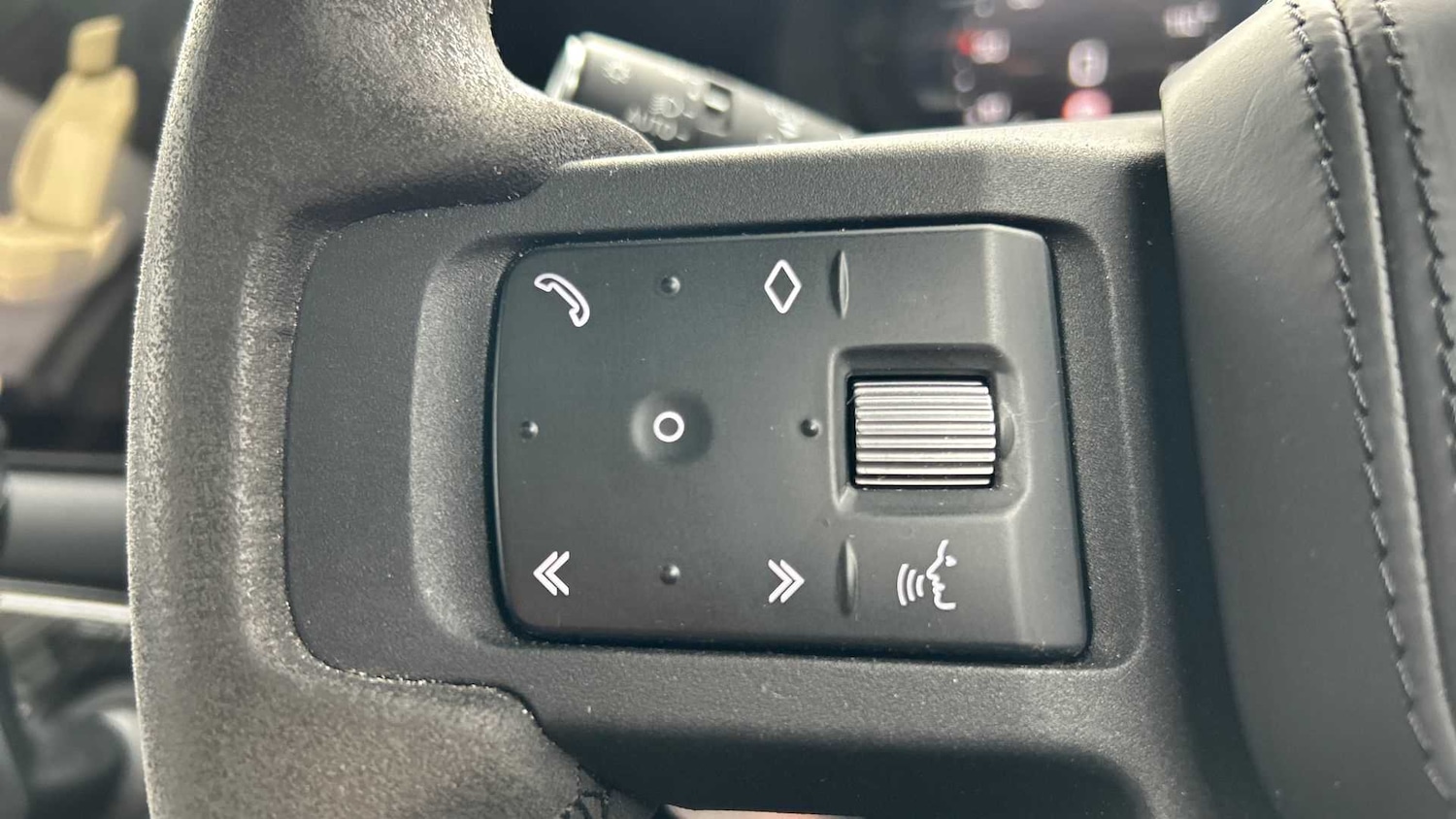 Used Land Rover Defender 2022 for sale - 76460629: Photo 35