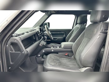 Used Land Rover Defender 2022 for sale - 76460629: Photo