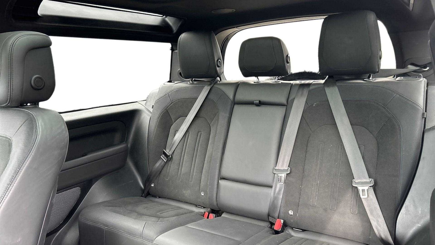 Used Land Rover Defender 2022 for sale - 76460629: Photo 4