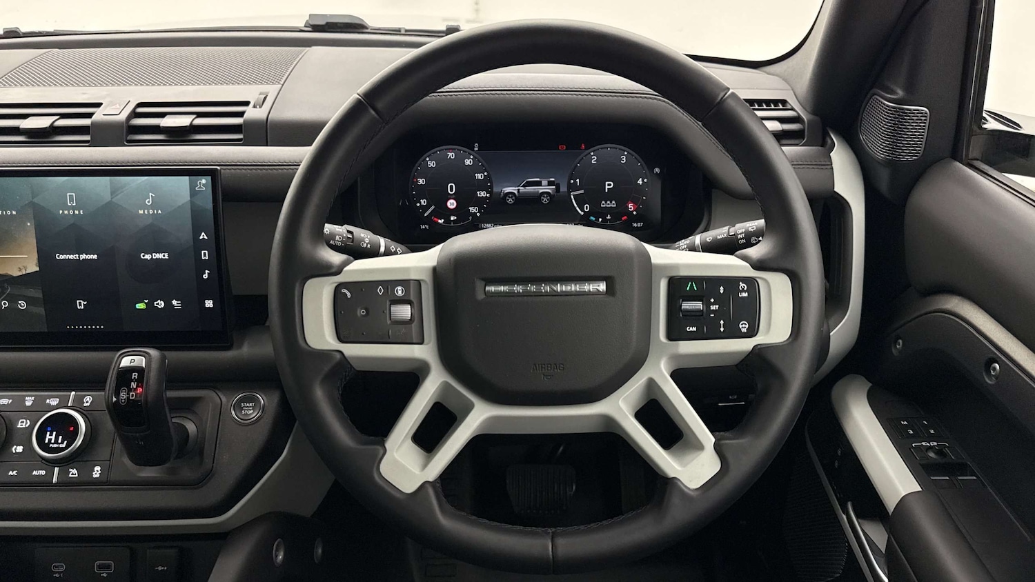 Used Land Rover Defender 2024 for sale - 77928376: Photo 15