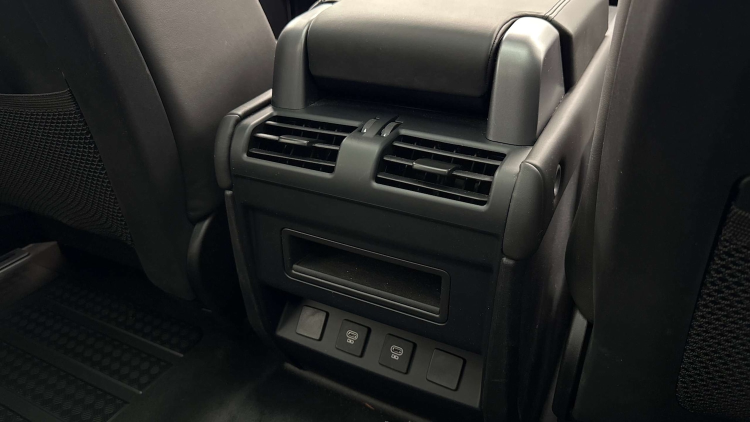 Used Land Rover Defender 2024 for sale - 77928376: Photo 18