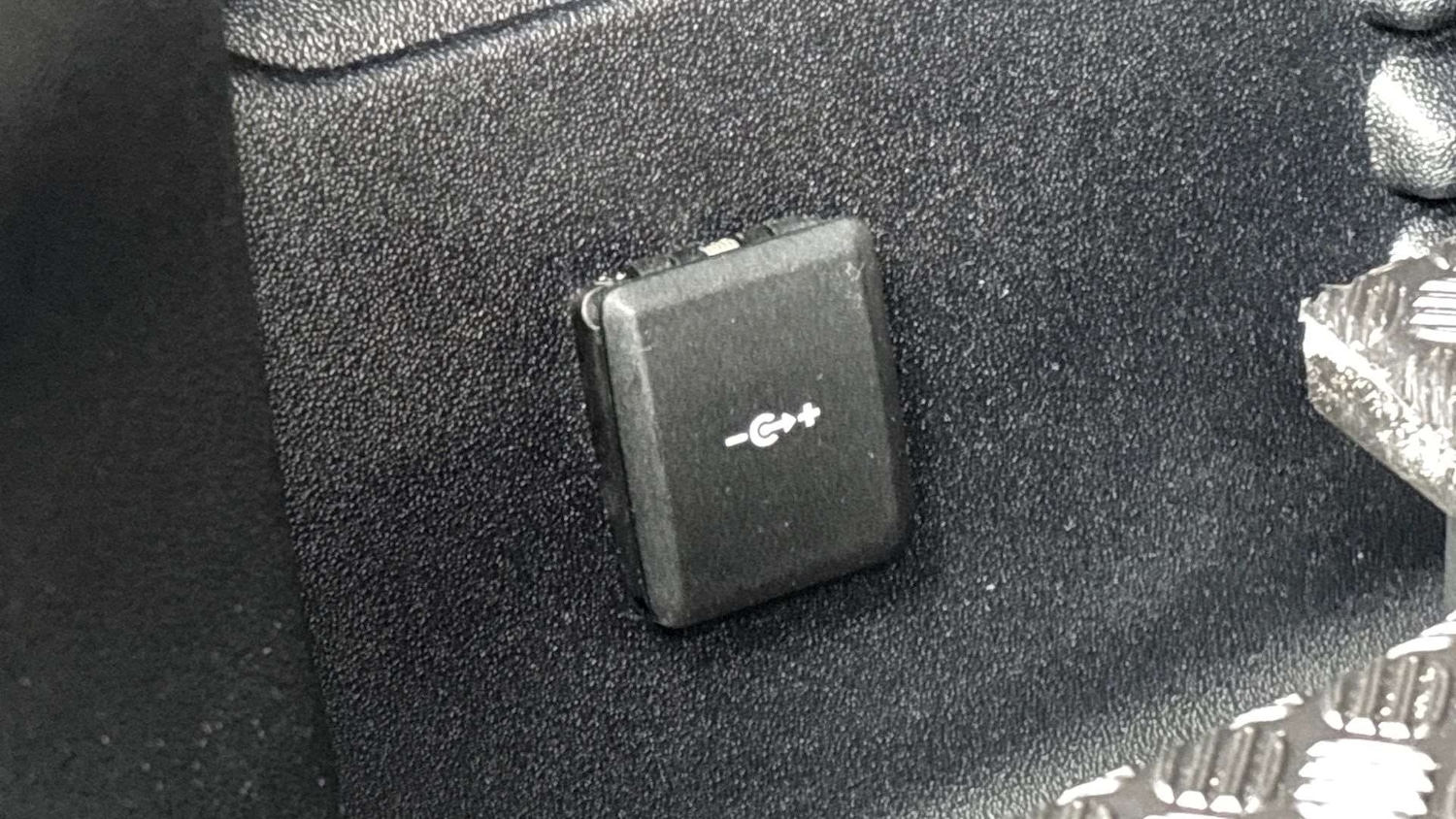 Used Land Rover Defender 2024 for sale - 77928376: Photo 26